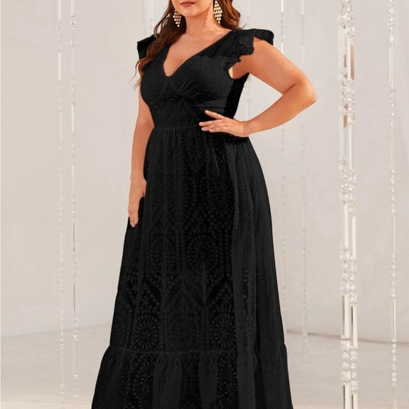Black Eyelet Maxi Dress - Picture 3 of 4